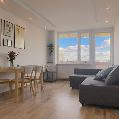 Wave Apartment With Amazing View- 2 Km To Baltic Sea Гданьск Экстерьер фото